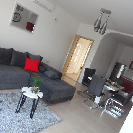 Apartman Bozic Lägenhet Kaštel Štafilić Exteriör bild