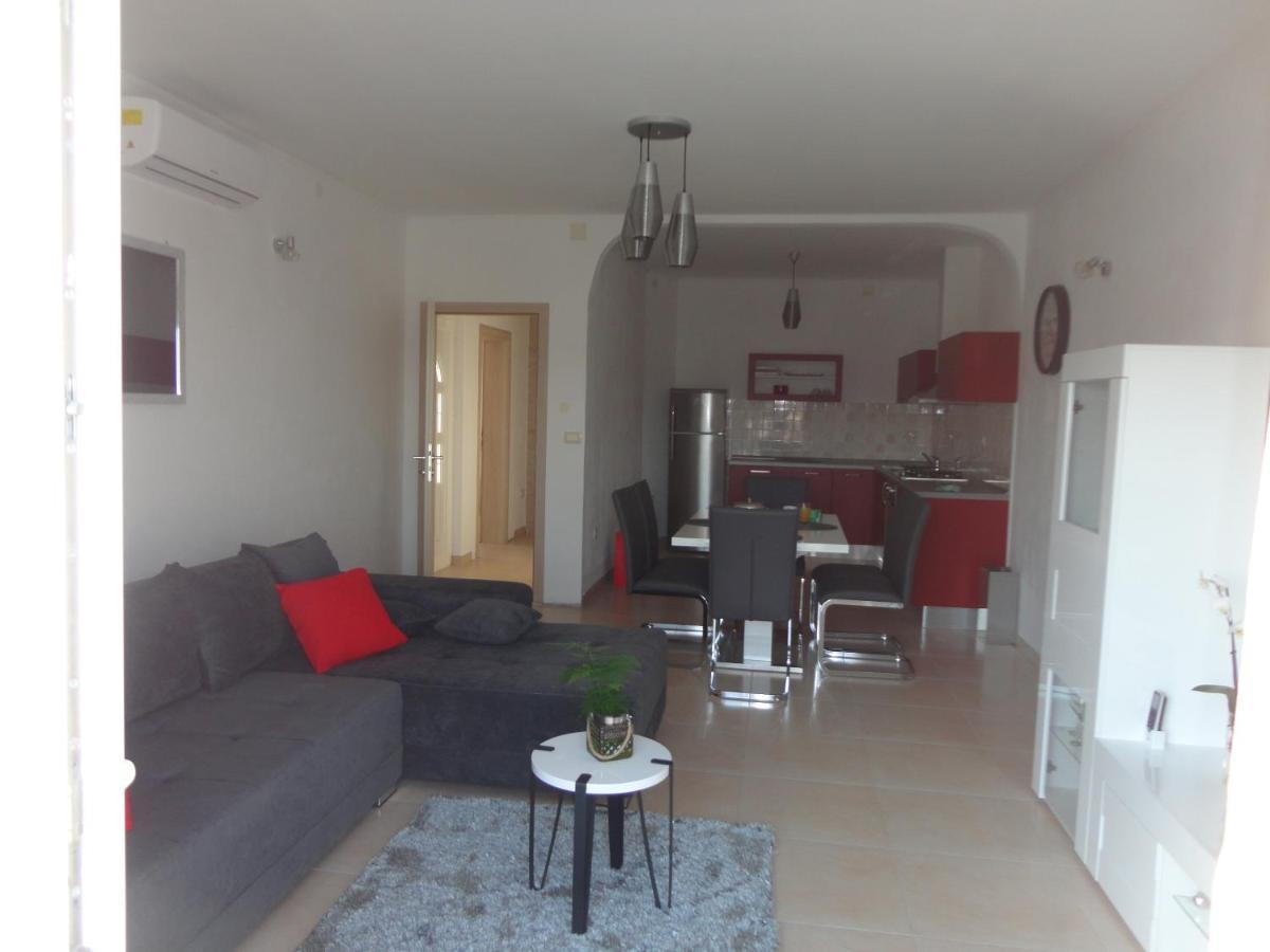 Apartman Bozic Lägenhet Kaštel Štafilić Exteriör bild
