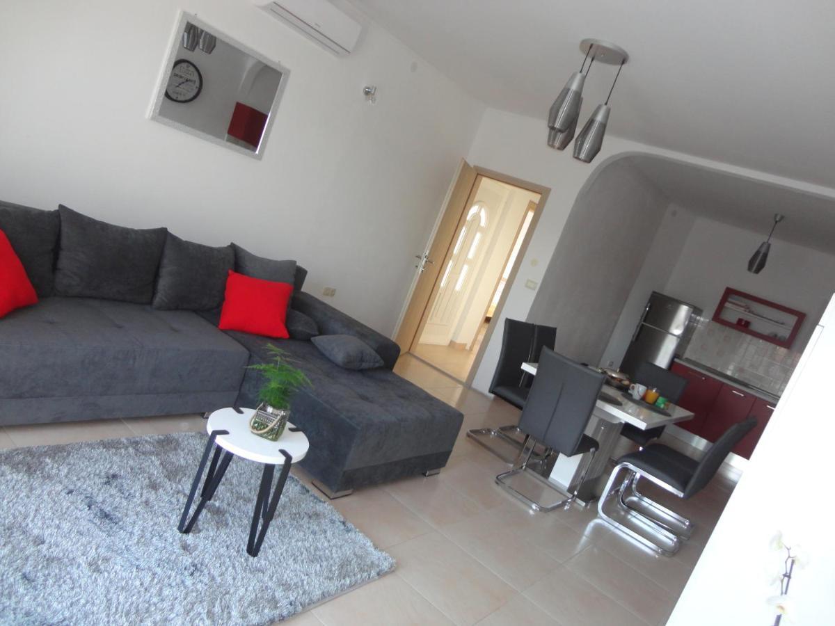 Apartman Bozic Lägenhet Kaštel Štafilić Exteriör bild